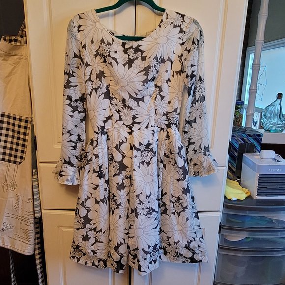 Wendy Lane Montreal Black and White Floral Midi Dress - Picture 2 of 8